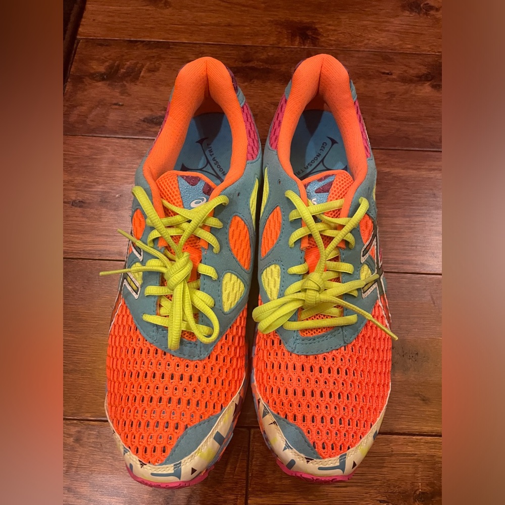 NWOT Men's Rare Asics Gel Noosa Tri 7 Size 9.5